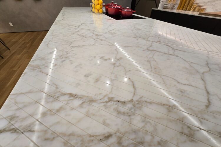 Repairing Chips and Cracks in Stone Surfaces